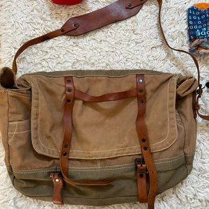 J crew Wallace and Barnes laptop messenger bag
